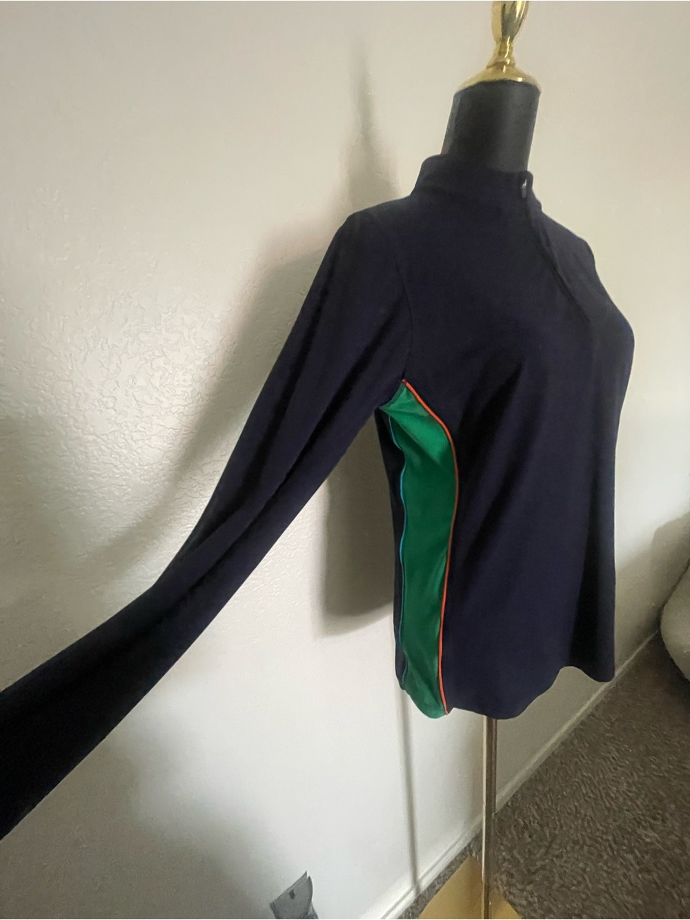 Tory Sport Matching Set: Weightless Half-Zip Pullover & Leggings - Picture 4 of 10